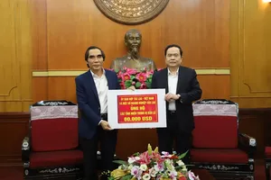 Ủy ban hợp tác Lào - Việt ủng hộ đồng bào miền Trung