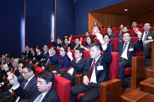 Thông qua số lượng Ủy viên Ban Chấp hành Trung ương Đảng khoá XIII là 200 đồng chí