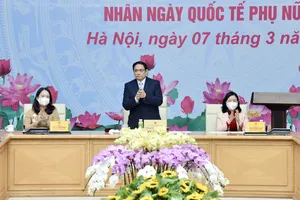 Thủ tướng Phạm Minh Chính gặp mặt đại diện nữ lãnh đạo, quản lý, nữ trí thức, văn nghệ sĩ tiêu biểu. Ảnh: VIẾT CHUNG  ​