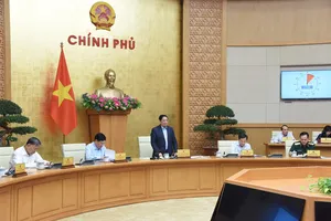 Chính phủ họp thường kỳ tháng 4. Ảnh: VIẾT CHUNG