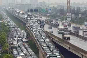 Không để xảy ra tình trạng chen lấn gây ùn tắc tại các bến xe, nhà ga trong dịp lễ 2-9  ​