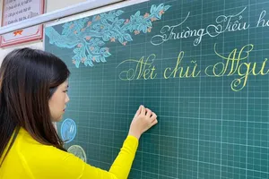 Ảnh minh họa: Nhiều giáo viên "khổ sở" vì việc thi thăng hạng