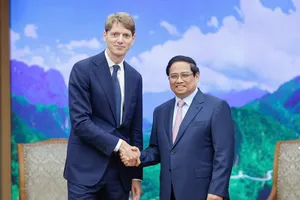 Thủ tướng Phạm Minh Chính tiếp ông Robert Maersk Uggla, Chủ tịch APM Holding kiêm Chủ tịch Maersk, chiều 23-9. Ảnh: VIẾT CHUNG