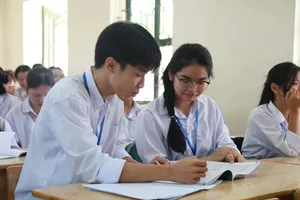 Hà Nội tổ chức thi khảo sát học sinh lớp 11, 12