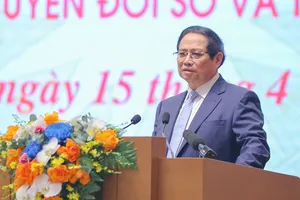 Thủ tướng Phạm Minh Chính phát biểu tại hội nghị doanh nghiệp Nhà nước tiên phong trong chuyển đổi số và thúc đẩy tăng trưởng. Ảnh: VIẾT CHUNG