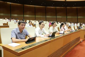 Các đại biểu dự họp Quốc hội, sáng 17-5. Ảnh: QUANG PHÚC