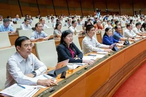 Quốc hội thông qua các luật trước khi bế mạc