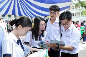 Bộ GD-ĐT gia hạn thời gian mở hệ thống hỗ trợ tuyển sinh chung đến 17 giờ ngày 2-9