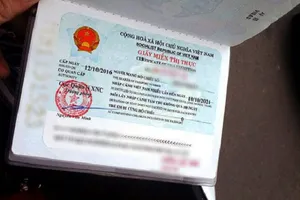 Chính phủ Việt Nam giảm thời gian cấp Giấy miễn thị thực xuống còn 1 ngày