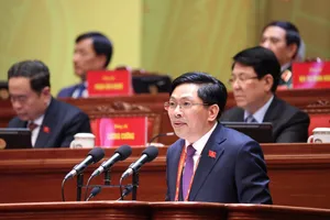 Đồng chí Đặng Văn Dũng, Phó Trưởng Ban Nội chính Trung ương, trình bày tham luận. Ảnh: VIẾT CHUNG