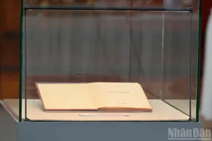Hiện vật “Sổ vàng Trường Nguyễn Ái Quốc”. Ảnh: Báo Nhân dân