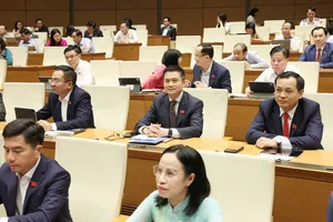 Các đại biểu Quốc hội dự phiên họp tại Hội trường Diên Hồng, chiều 20-4. Ảnh: QUANG PHÚC