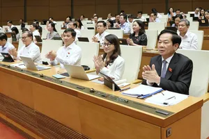 Các đại biểu dự phiên thảo luận chiều 23-4. Ảnh: QUANG PHÚC