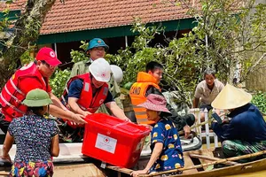 Hội Chữ thập đỏ Việt Nam tích cực tham gia hỗ trợ kịp thời đồng bào bị ảnh hưởng bởi mưa lũ năm 2025. Ảnh: VGP