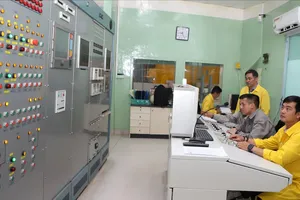 Các kỹ sư tại Viện Nghiên cứu hạt nhân, Viện Năng lượng nguyên tử Việt Nam (tỉnh Lâm Đồng). Ảnh: ĐOÀN KIÊN