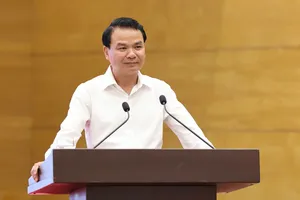 Bộ trưởng, Chủ nhiệm Văn phòng Chính phủ Đặng Xuân Phong chủ trì và phát biểu tại cuộc họp báo Chính phủ thường kỳ, chiều 3-6. Ảnh: QUANG PHÚC