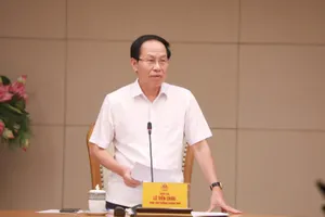 Phó Thủ tướng Lê Tiến Châu phát biểu kết luận cuộc họp với Bộ GD-ĐT. Ảnh: MOET