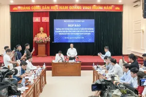 Sáng 5-8, Bộ GD-ĐT họp báo công bố hủy kết quả thi và cho thí sinh ở điểm thi Trường THPT chuyên Tuyên Quang thi lại. Ảnh: ĐỖ TRUNG