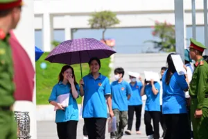 Thí sinh Tuyên Quang tham dự kỳ thi lại vào ngày 14, 15-8. Ảnh: ĐỖ TRUNG