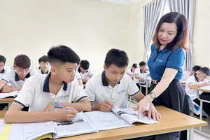 Thầy cô và học sinh cả nước chuẩn bị khai giảng năm học mới. Ảnh: MOET