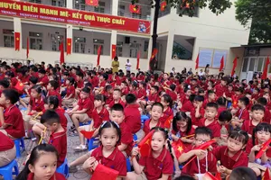 Học sinh tiểu học Hà Nội dự khai giảng năm học mới 2026-2027. Ảnh: LÂM NGUYÊN