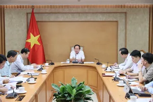 Phó Thủ tướng Lê Tiến Châu tại cuộc họp (ngày 9-9) về tình hình cung ứng sách giáo khoa cho năm học 2026-2027. Ảnh: VGP