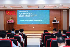 Bộ GD-ĐT tổ chức tọa đàm lấy ý kiến về dự thảo Thông tư sửa đổi, bổ sung quy định tuyển sinh đại học. Ảnh: THU TRANG
