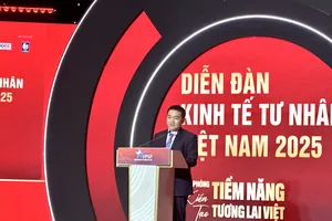 Ông Nguyễn Trường Thi, Phó Giám đốc Sở Công Thương TPHCM phát biểu tại buổi đối thoại