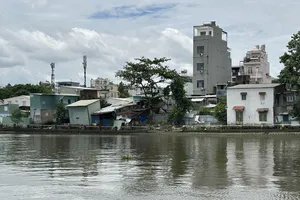 Khu vực sạt lở tại khu vực Sông Sài Gòn, TPHCM. Ảnh: THANH HIỀN