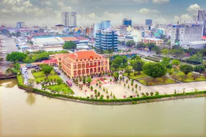 Bến Nhà Rồng, TPHCM nhìn từ trên cao. Ảnh: HOÀNG HÙNG