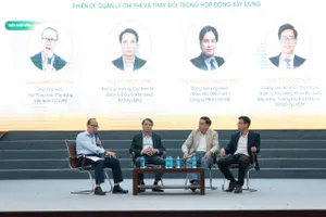Các chuyên gia thảo luận tại Hội thảo quốc gia với chủ đề “Luật Xây dựng sửa đổi năm 2025 – Những điểm cần lưu ý trong hợp đồng xây dựng và quản trị rủi ro pháp lý”. Ảnh: TH