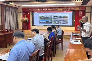 Buổi làm việc của Tổ Công tác 1645. Ảnh: THANH HIỀN