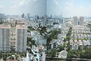 Khu phức hợp Thương mại dịch vụ và nhà ở tại số 16/9 Bùi Văn Ba, phường Tân Thuận được xem xét cấp sổ hồng. Ảnh: TH