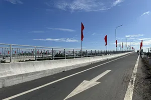 Chiếc cầu Kênh Xáng Dọc được khánh thành và đưa vào sử dụng. Ảnh: THANH HIỀN