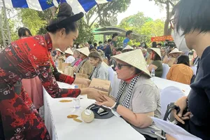 Xử lý nghiêm hướng dẫn viên dùng thẻ giả, xuyên tạc lịch sử