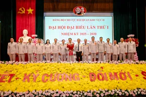 Các đại biểu tham dự đại hội, ngày 18-6