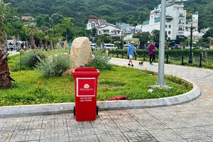 Phường Vũng Tàu nhanh chóng vào cuộc xử lý rác tại Công viên Ao cá