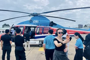 Khởi động tour trực thăng tại TPHCM