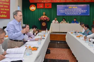 GS.TS Nguyễn Ngọc Giao, Chủ tịch Liên hiệp các Hội Khoa học kỹ thuật TPHCM góp ý đề án thu hút nhân tài cho TPHCM. Ảnh: VIỆT DŨNG 