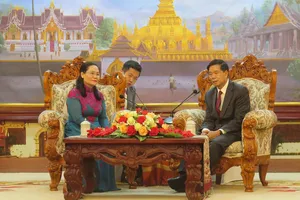 Đoàn đại biểu cấp cao TPHCM bắt đầu chuyến thăm Lào