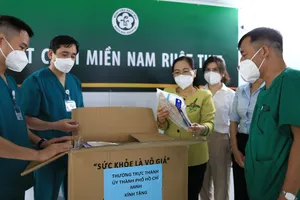 Chủ tịch HĐND TPHCM Nguyễn Thị Lệ: Không bao giờ quên những đóng góp to lớn của các y bác sĩ 