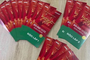Công an làm việc với nhiều đối tượng rao bán vé mời chương trình nghệ thuật "Tổ Quốc Trong Tim"