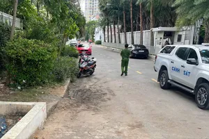  Công an có mặt ở hiện trường, khám nghiệm 
