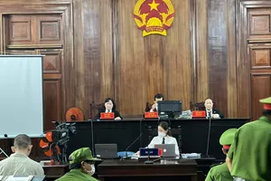 Hội đồng xét xử của Tòa gia đình và người chưa thành niên tại phiên sơ thẩm xét xử 94 bị cáo