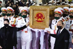 Tiễn đưa nguyên Tổng Bí thư Lê Khả Phiêu về nơi an nghỉ cuối cùng