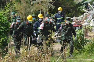 Quân đội nhân dân Việt Nam nỗ lực tìm kiếm, cứu hộ nạn nhân trong đống đổ nát ở thủ đô Myanmar