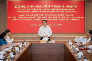 Đồng chí Nguyễn Trọng Nghĩa làm việc với lãnh đạo tỉnh An Giang và Kiên Giang