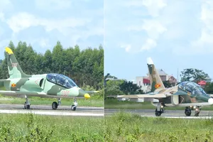 Đội hình Yak-130 và L-39NG lần đầu bay trên Quảng trường Ba Đình