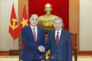 Tổng Bí thư Tô Lâm tiếp Thư ký Hội đồng An ninh quốc gia Belarus A.Volfovich. Ảnh: TTXVN 