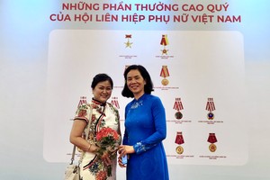 胡志明市优秀妇女代表团赴河内参加越南妇联会活动